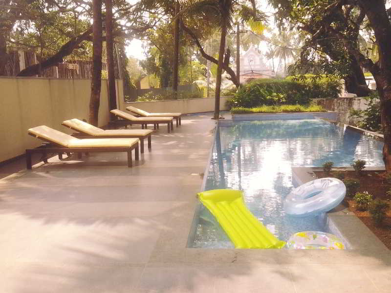 The Golden Pearl Calem Grove Hotel Candolim Exterior photo